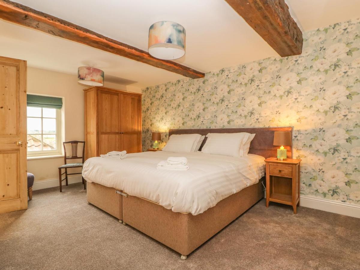 Copmanthorpe Hall Holiday home *
