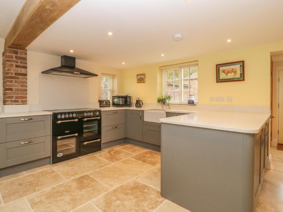 Copmanthorpe Hall Holiday home